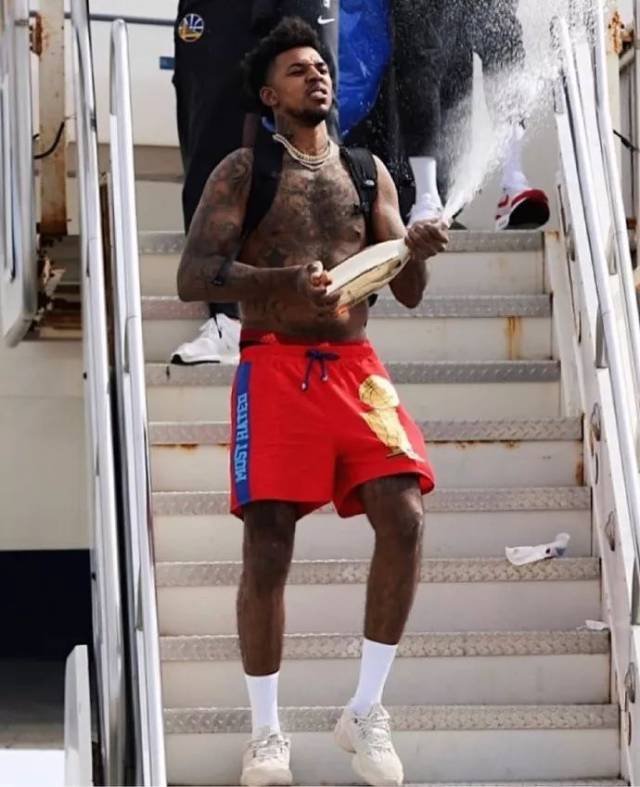 米兰旧将：迈尼昂是意甲最强门将，他不会受合同影响（米兰名宿：迈尼昂是意甲第一门将，合同不会影响他）