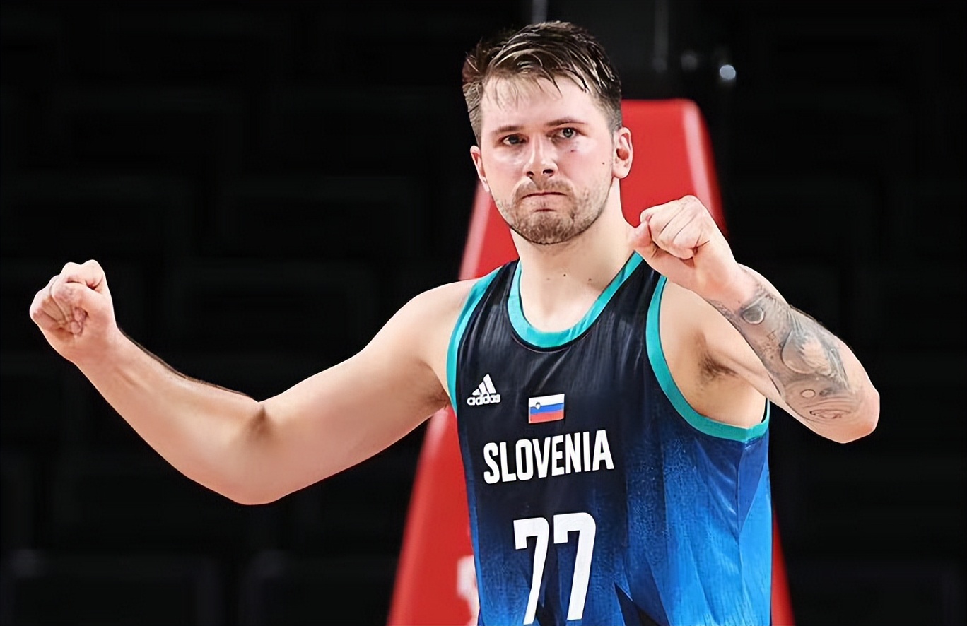 崩盘预警！皇马更衣室分裂，阿隆索帅位悬了，战曼城是最后救赎！（危机警报：皇马更衣室现分歧，阿隆索帅位告急，对阵曼城成最后机会）