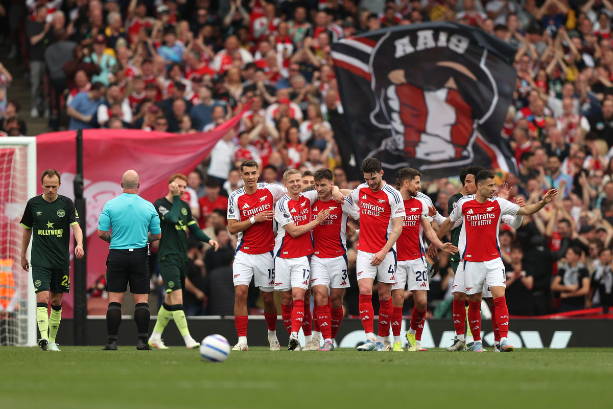 足球+音乐会，河南主帅拉莫斯当乐团指挥&阿奇姆彭等球员参加（当足球遇见音乐：河南主帅拉莫斯执棒，阿奇姆彭等球员助阵）