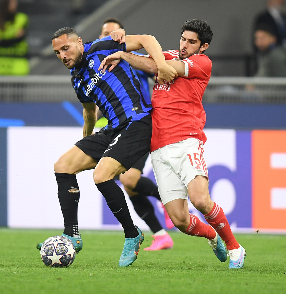 西蒙：库尔图瓦是世界最佳门将，他扑不出的球谁也扑不出来（西蒙称库尔图瓦为世界第一门将：他都扑不到的球，别人更不可能）