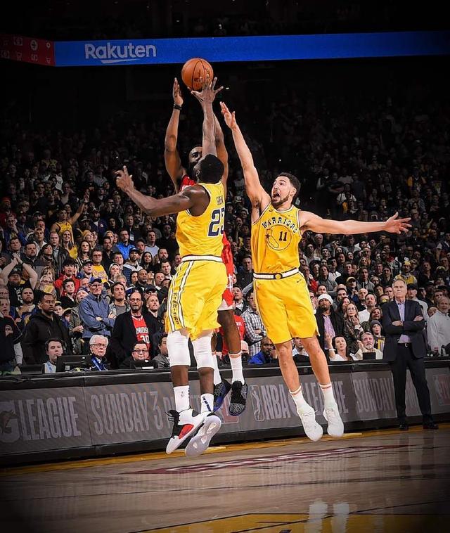 欧文突破防守连续得分（欧文突破防线连连得手）