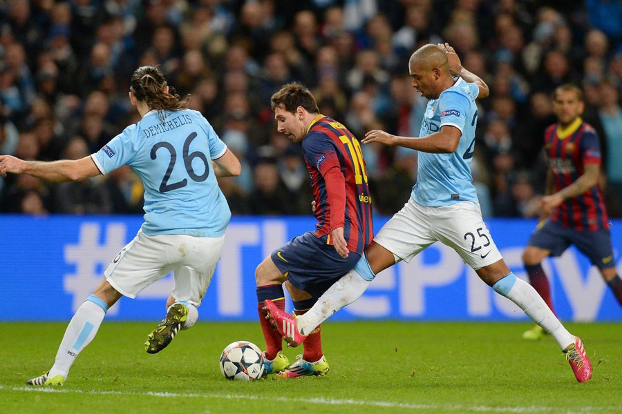 倒也没给外人！米切尔突破分球 直接传给替补席的队友（好在没给对手！米切尔突破分球竟直接传到替补席队友）