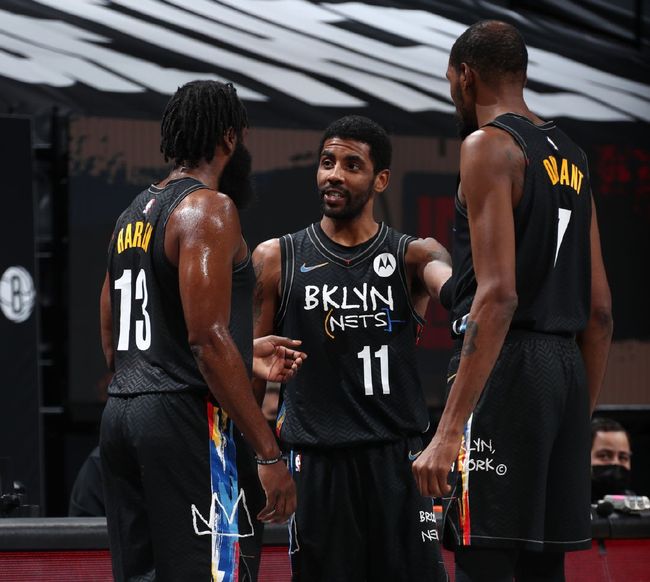 篮球为什么让团队协作更紧密？（篮球如何打造更紧密的团队协作？）