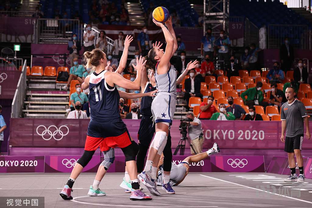 早报：德比之夜属于红色（晨报：红色主宰德比之夜）