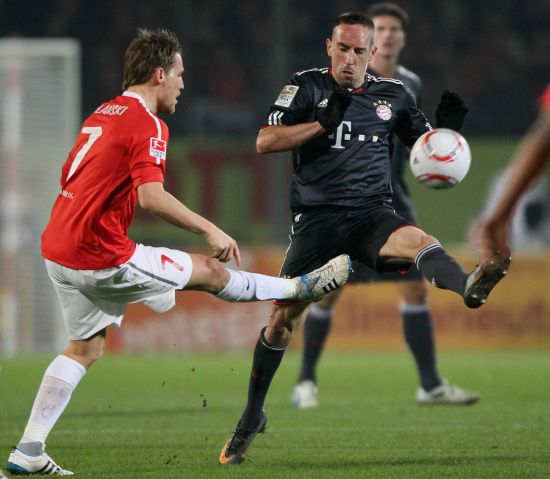 正负值+14最高！西亚卡姆21中10拿到23分5板4助2断（西亚卡姆21投10中砍下23分5板4助2断，正负值+14全场最高）