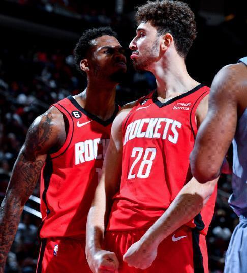 麦克阿瑟主帅：我讨厌澳超的规则，该吹停的时候不吹停比赛（麦克阿瑟主帅怒批澳超规则：关键时刻该吹停却不停哨）