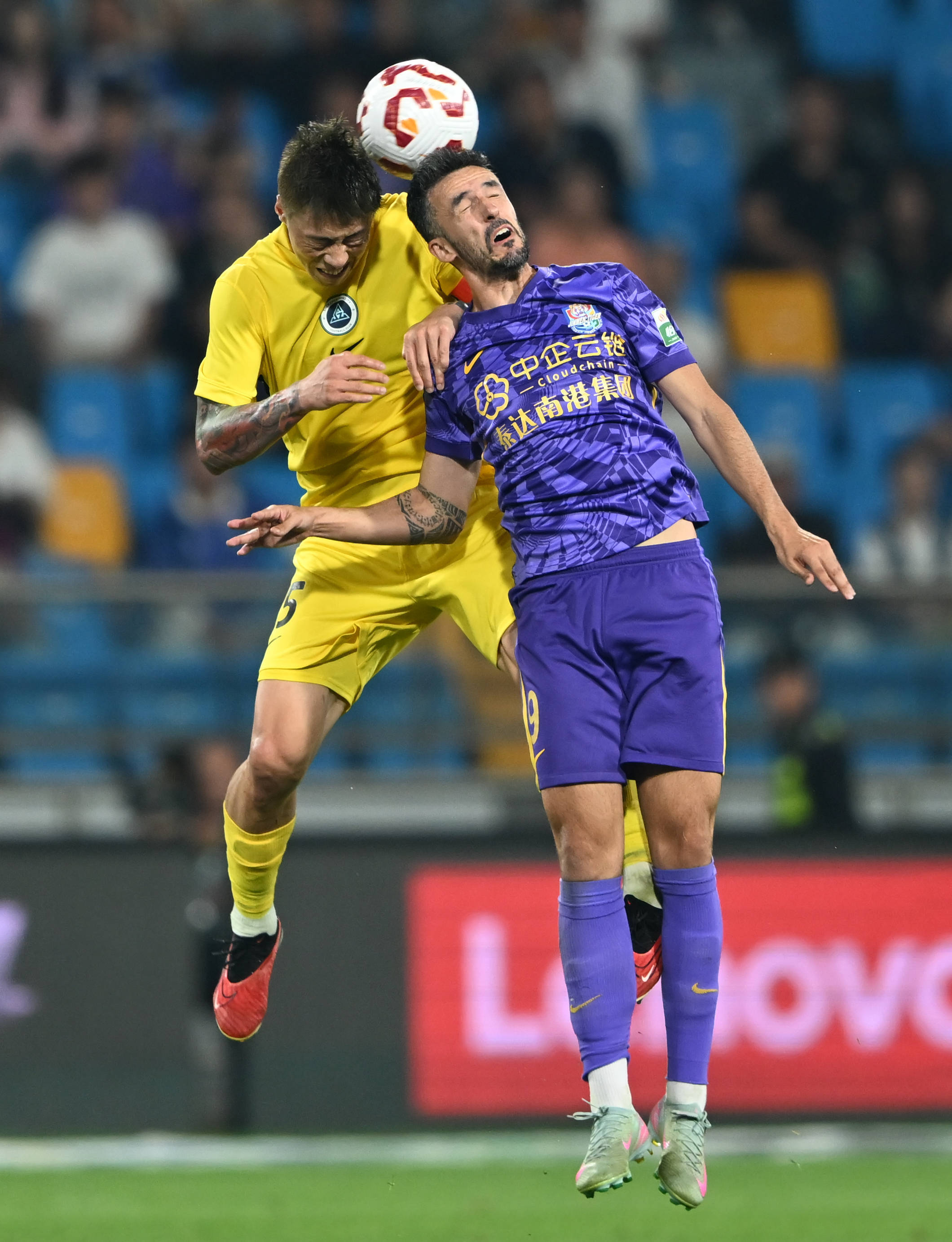 英媒：利兹联有意在冬窗引进米兰前锋希门尼斯（英媒称利兹联有意在冬季转会窗签下米兰前锋希门尼斯）