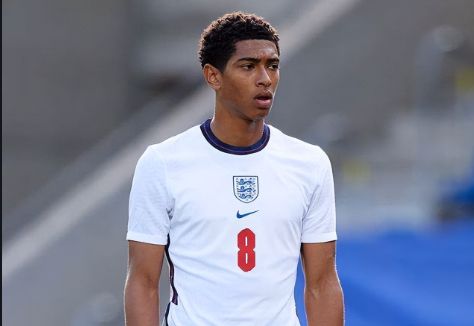 传帮带也挺好！萨拉赫向斯洛特“服软”，重新回归VS布莱顿阵容（萨拉赫与斯洛特达成默契，重回战布莱顿阵容）