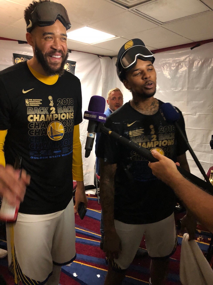 亨利：巴萨不能继续这样防守了，这在当今的足球时代行不通（亨利：巴萨别再这么防了，现代足球里行不通）