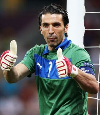 斯基拉：尤文派球探观看西班牙U21比赛，考察罗德里戈-门多萨（斯基拉：尤文派球探赴西班牙U21观赛，重点考察罗德里戈-门多萨）