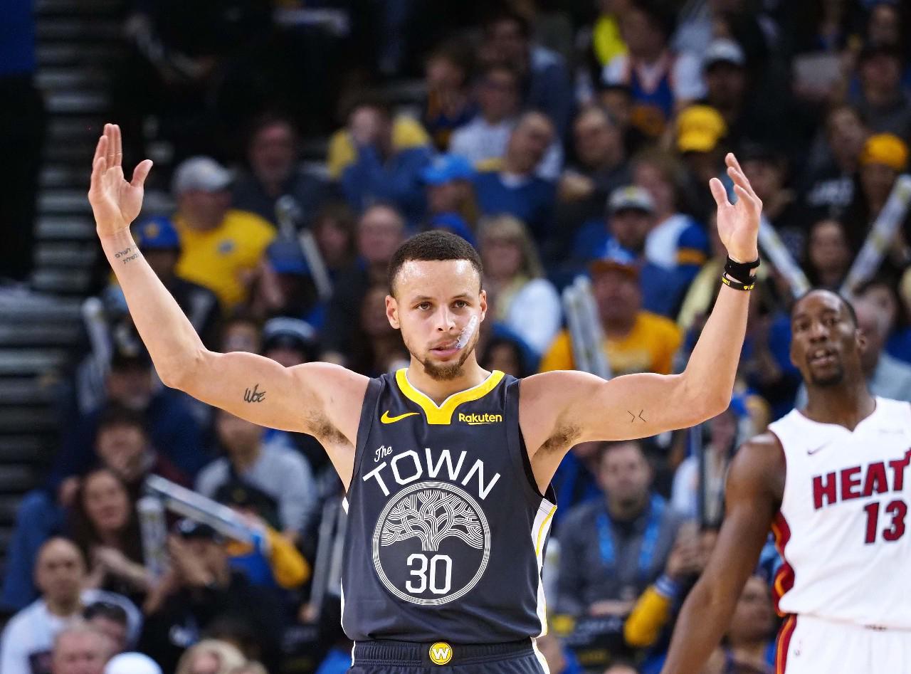 马刺前27场比赛拿下20胜，追平队史单赛季第四快纪录（马刺开季27战斩获20胜，追平队史单季第四快纪录）