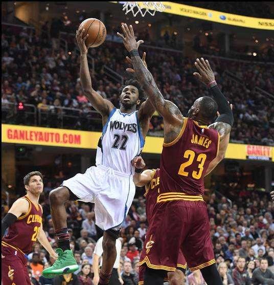 热议申花输球：尽力了但没运气，最大问题是锋线终结能力（申花失利引热议：拼尽全力却乏好运，锋线把握机会成短板）