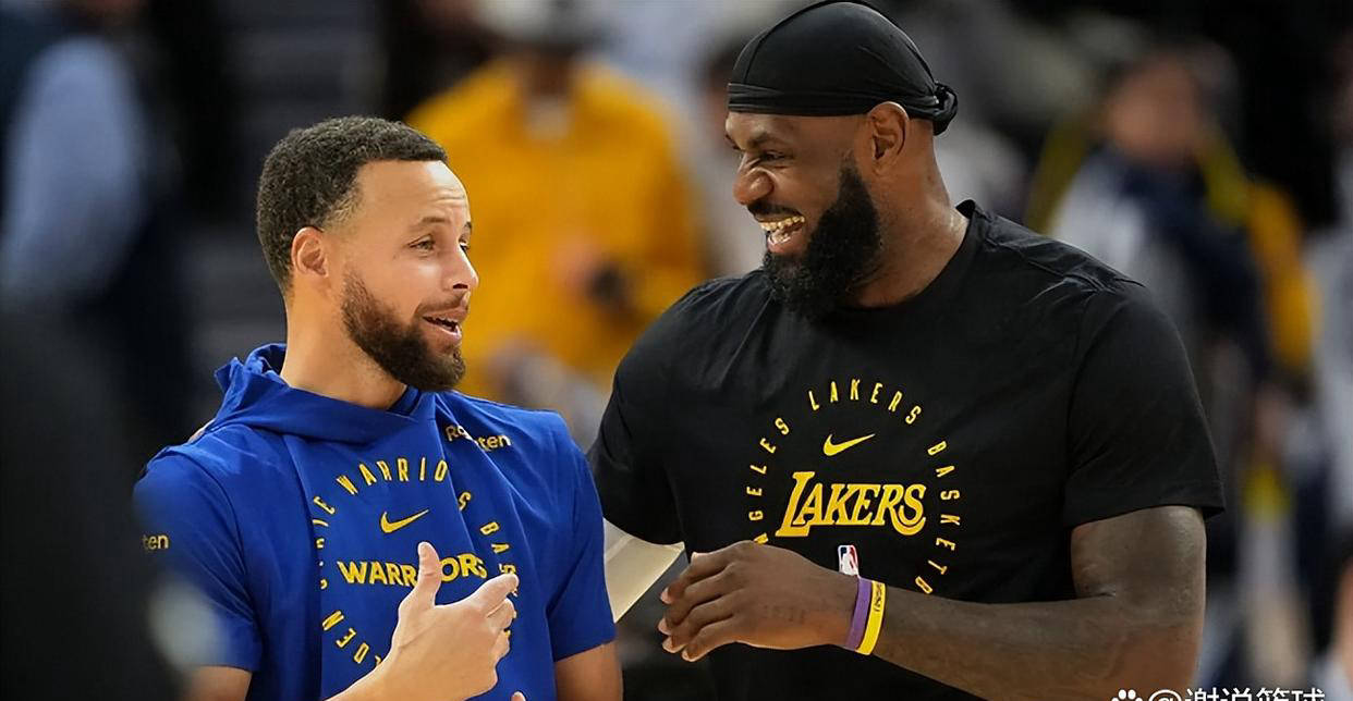 张伯伦代表阿森纳U21出战曼联U21，8年后再为枪手比赛（张伯伦披阿森纳U21战曼联U21，时隔8年再度为枪手登场）