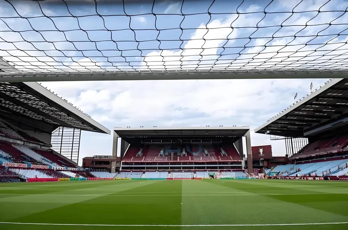 斯普利特赛后批评杨瀚森错误引争议（斯普利特赛后指责杨瀚森失误，惹发争议）