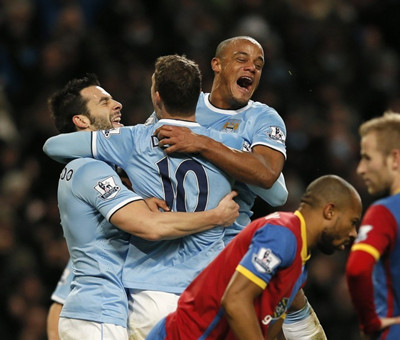 记者：邓卓翔尚未与三镇有进一步沟通，三镇目前也没换帅消息（记者称邓卓翔与三镇暂无进一步沟通，俱乐部暂未有换帅消息）