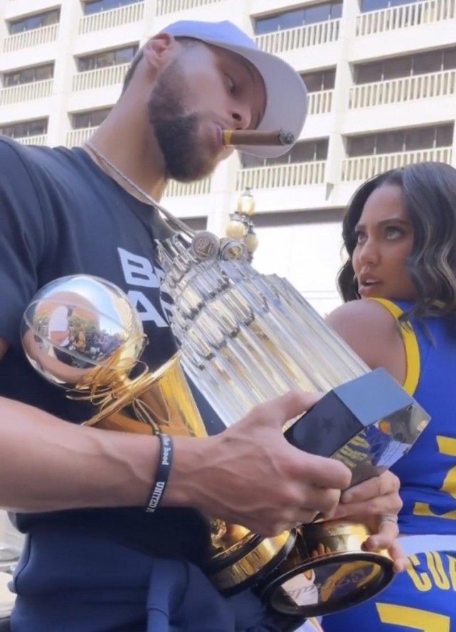 比肩传奇，姆巴佩成皇马队史第四位欧冠上演大四喜的球员（姆巴佩比肩名宿，成皇马史上第4位欧冠单场四球先生）